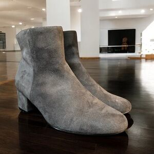 * Comfortview Size 8.5 Booties Gray Suede 2" Block Heel Side Zip